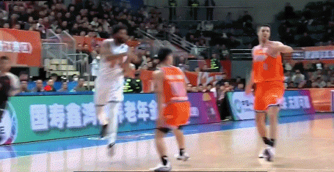 高效全能！阿不都沙拉木11中7拿下18分5板6助1帽中国篮球