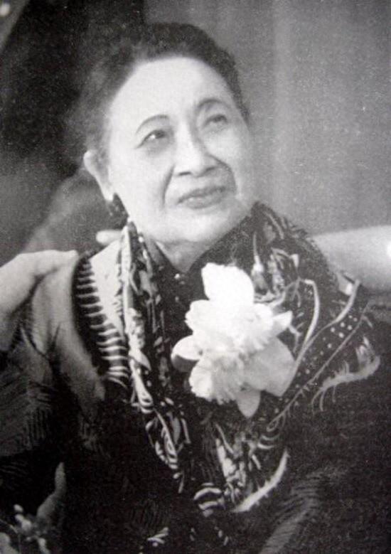 1973年，76岁的于凤至不顾众人的反对，以每坪50美金的价格，买下美国一片荒地