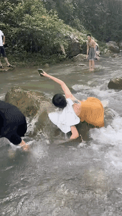 连媳妇都保护不好，
要你何用？[捂脸][捂脸]