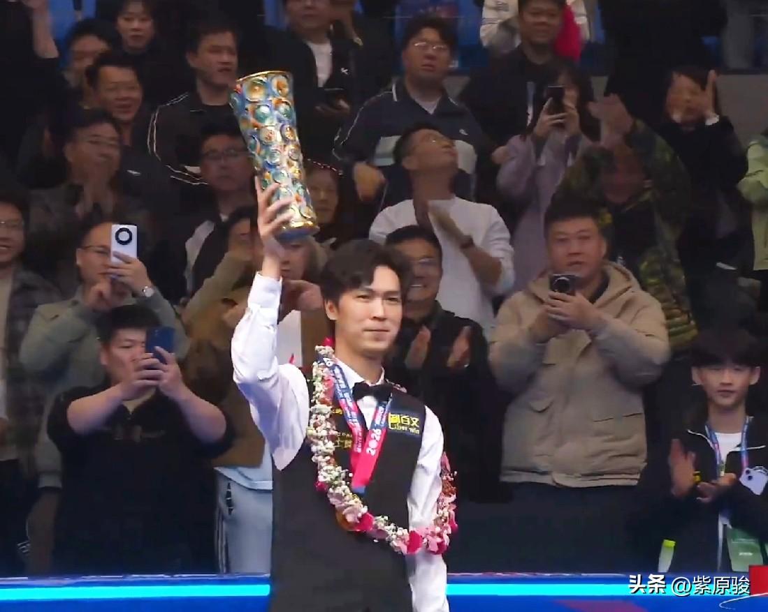 塔猜亚10-7击败火箭奥沙利文，获得世界公开赛冠军，拿到17.5万英镑奖金，世界