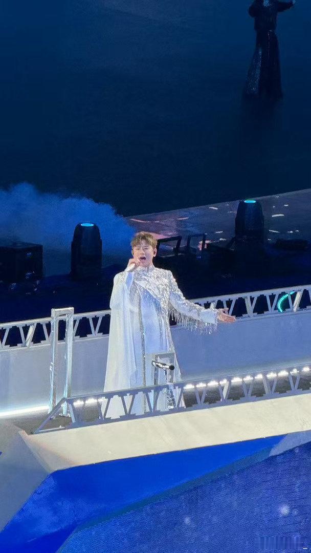 06号选手张杰华语LIVE王张杰听张杰唱歌，瞬间找回当年追快男的纯粹快乐。从06