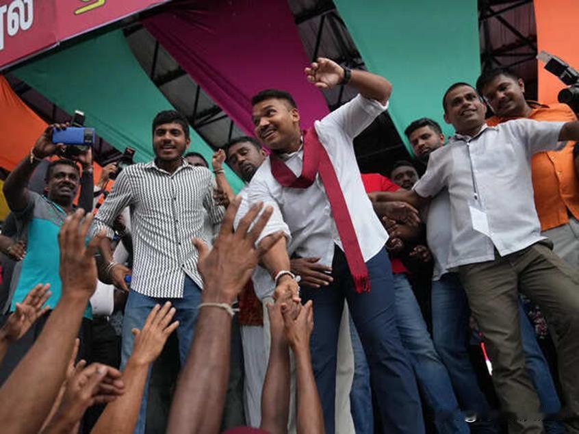 《经济时报》11与23日报道，斯里兰卡前总统马欣达・拉贾帕克萨(Mahinda 