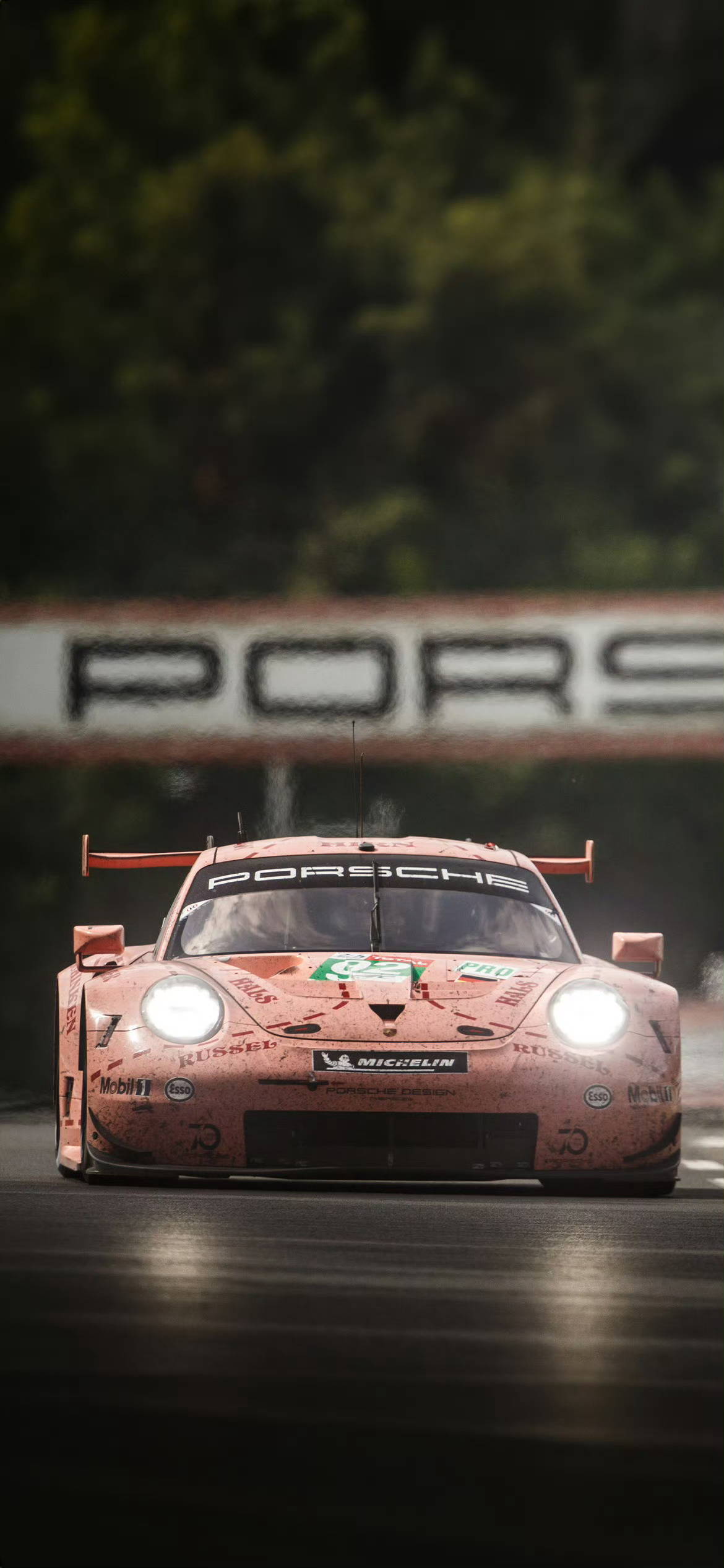 保时捷女销冠称顾客超6成是女性这也正常，毕竟保时捷就外形方面就比其他竞品看起来更