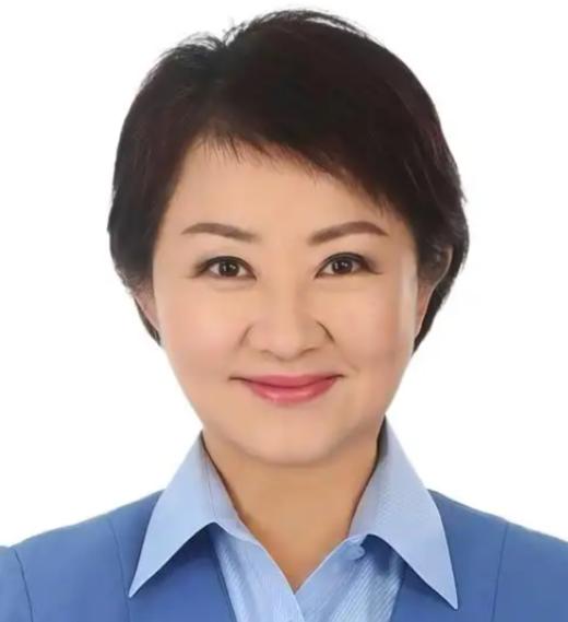 卢秀燕也出来发声了！
在韩国瑜对傅崐萁缺席的行为震怒之后，卢秀燕对此表示，所有民