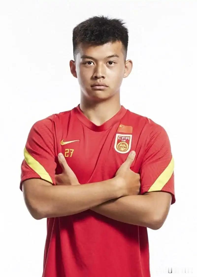 10岁那年，刘浩帆这个来自武汉黄陂前川五小的足球小子，面临着人生第一个重要抉择。