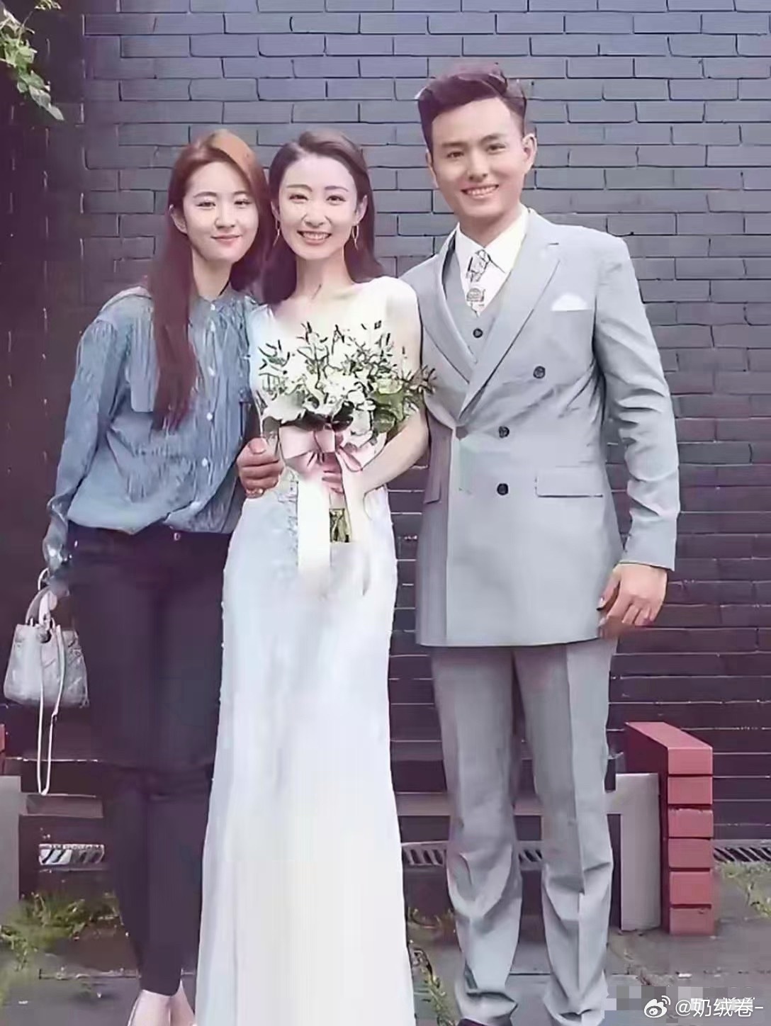 新娘子居然比刘亦菲还要好看 