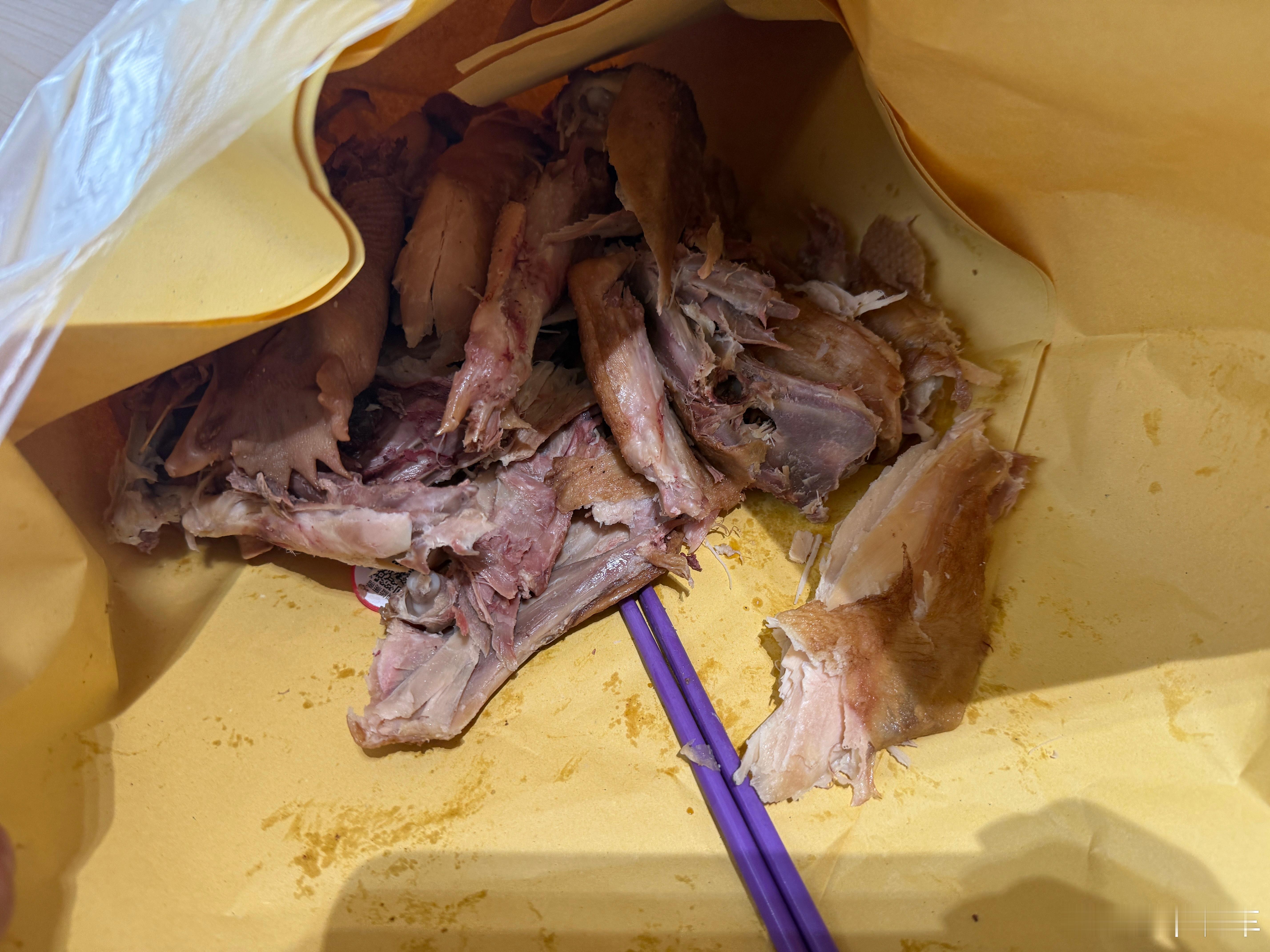 京港澳高速强烈推荐的服务区，阳原服务区，92、95 汽油一个价，都是 6 块 0