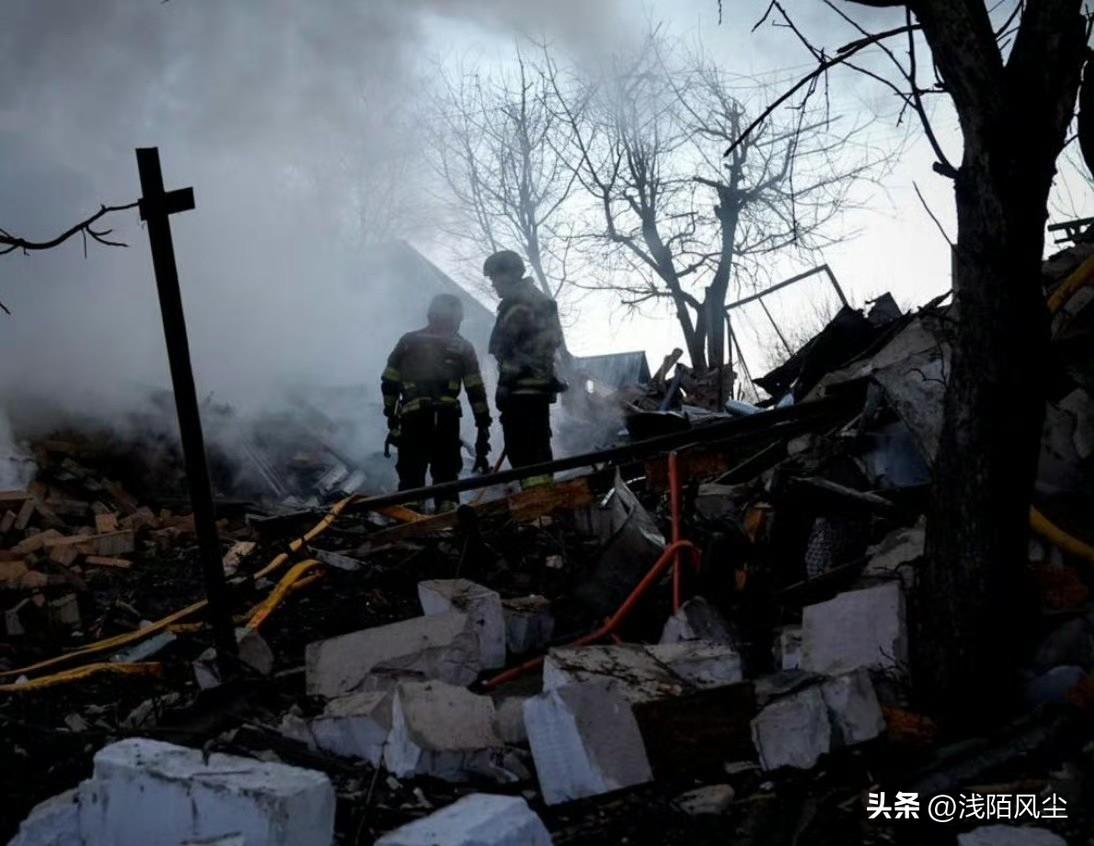 泽连斯基称，乌克兰基辅、苏梅、哈尔科夫、第聂伯罗和尼古拉耶夫遭到俄军袭击。

在