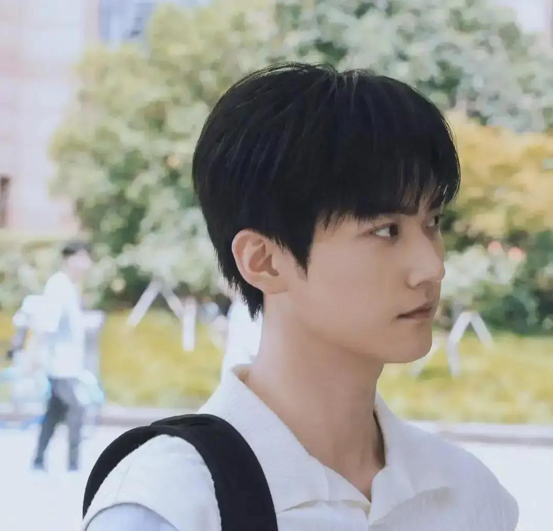 姐弟恋结婚率飙到40%
 
民政局最新数据：姐弟恋登记量十年翻三倍，女方平均大男