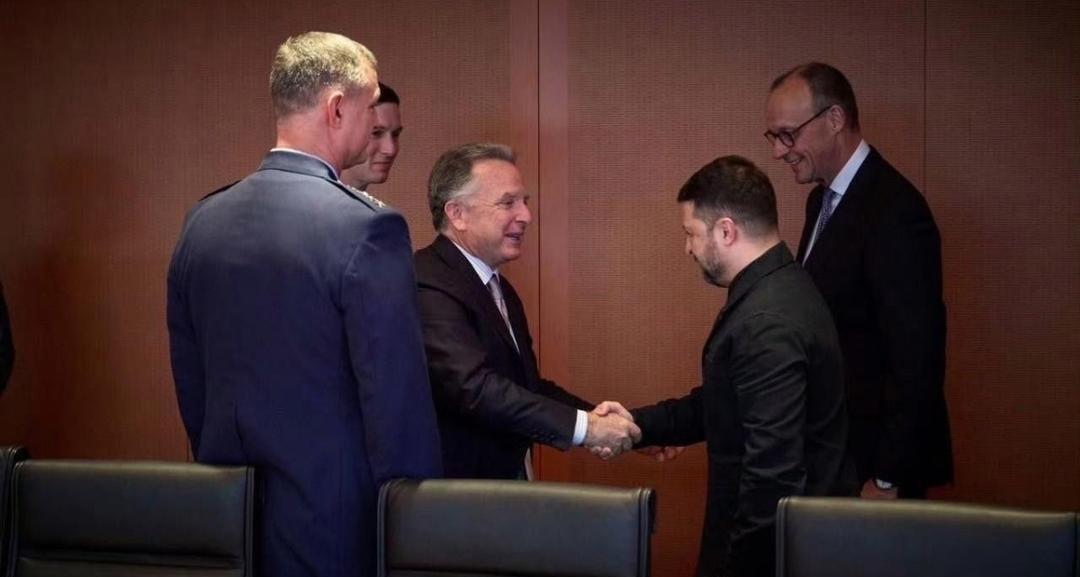 现在所有的问题就卡在领土问题上 ，怎么办？
目前乌克兰已经“放弃加入北约”换“美