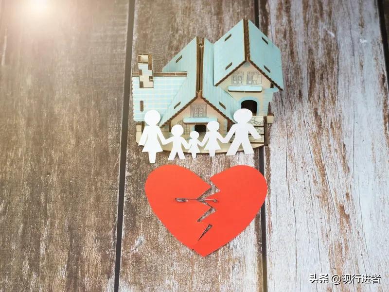 未成年少女意外怀孕现象背后，往往藏着破碎的家庭图景。离异父母疏于关爱，务工家庭亲