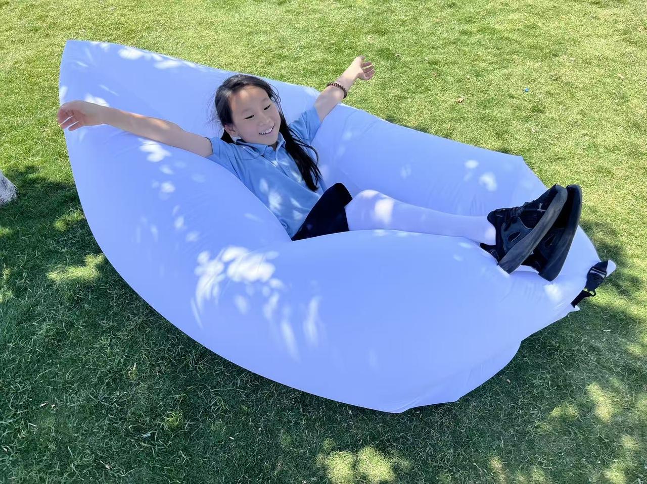 宝山家后院的一群鸡

吴绍东

                        