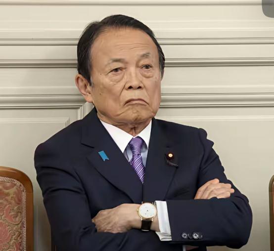 麻生太郎公开就中日对峙做出评价！这位日本前首相公开表示，之所以日本会选择挑起中国
