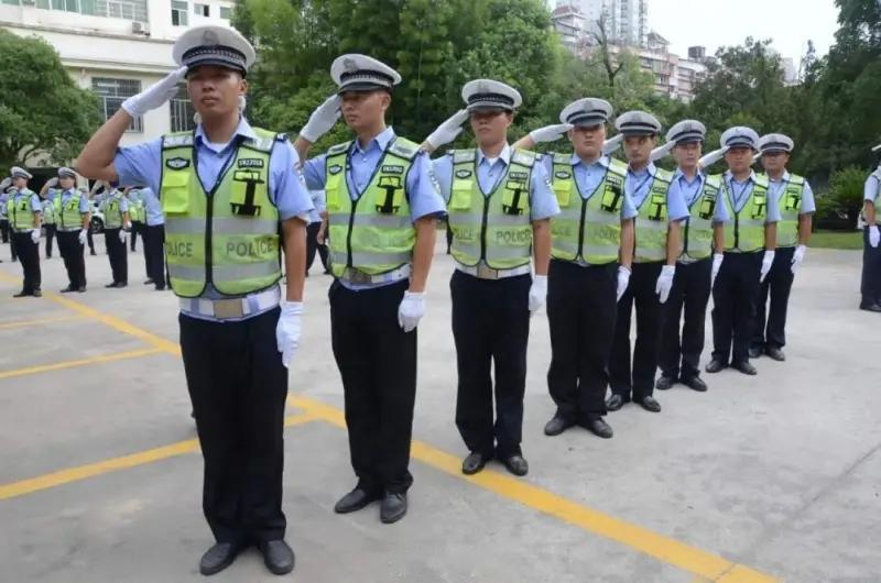 辅警队伍从来不缺的是纪律与技能的培训！

多数地区建立“岗前加轮训 加专项”机制