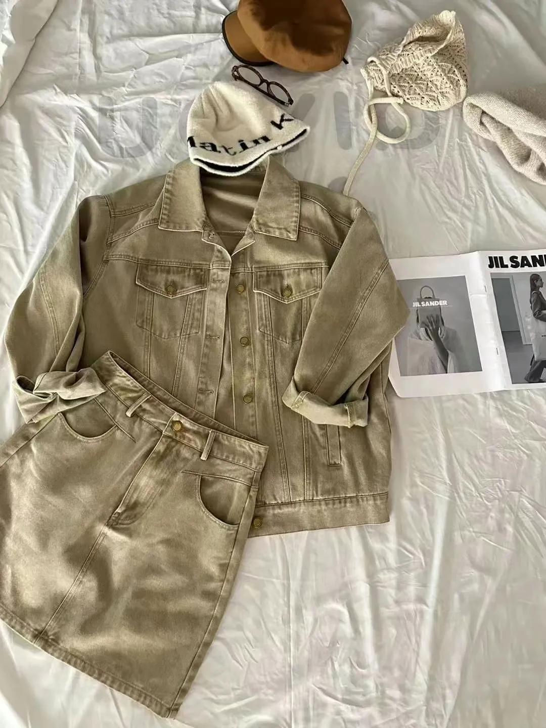 早秋复古氛围感穿搭
时髦精本精✅

#早秋穿搭新主张# #秋装太香了# #秋季分