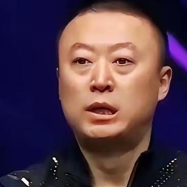 马琳瞅着，莎莎这回该得偿所愿了！今年她推了好几场WTT赛事，直奔香港年终总决赛，