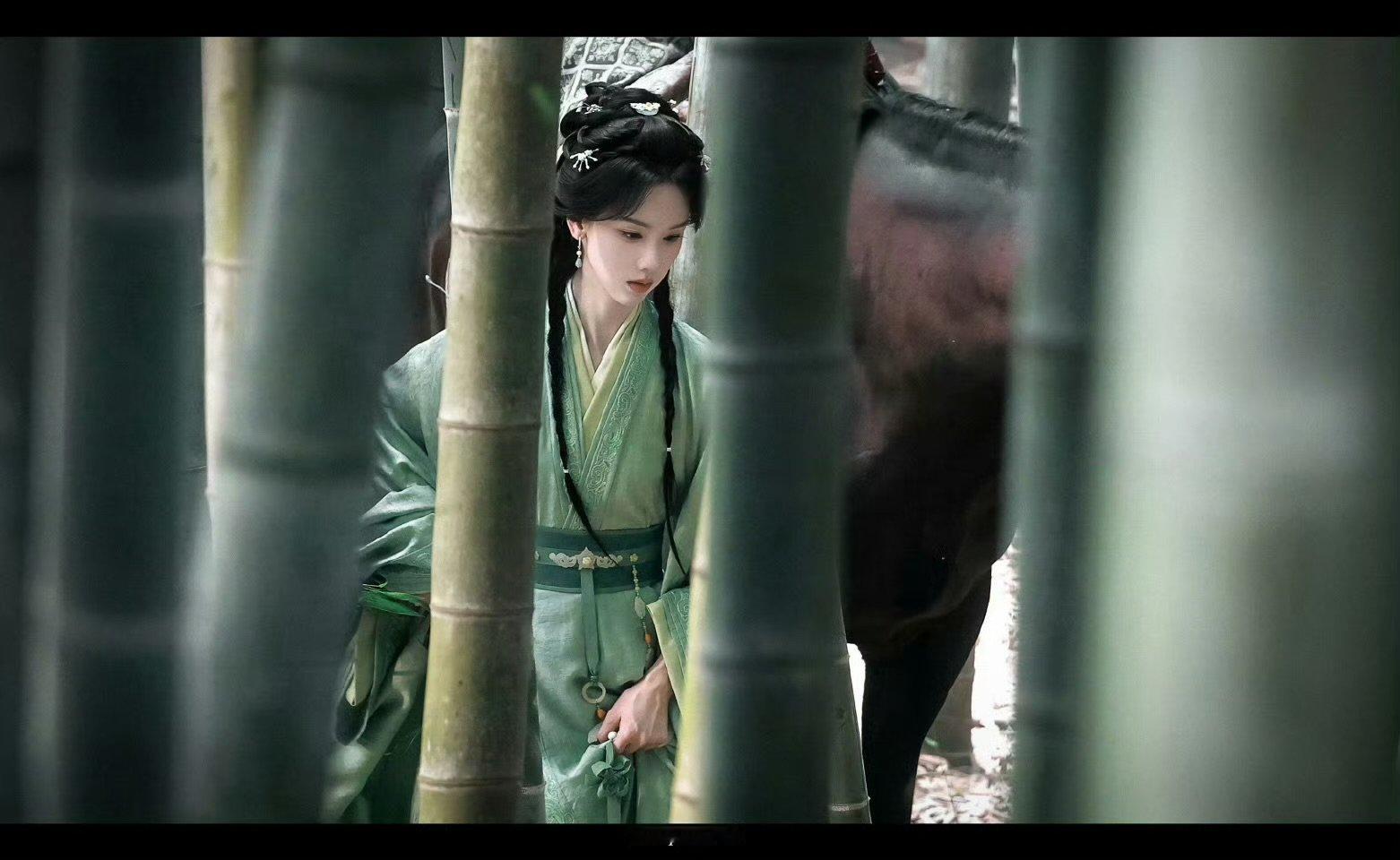 陈都灵楚朝浓妆淡抹总相宜 新预告正式上线，陈都灵饰演的楚朝惊艳亮相，颜值直接让人