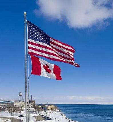 太疯狂，大批美国人彻底不想待了，一门心思抢加拿大国籍，这股热潮都持续两年了，非但