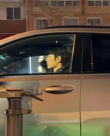 吃米线偶遇肖战 普通米线店偶遇偶像，这份突如其来的惊喜，幸福到连米线都变更香了～