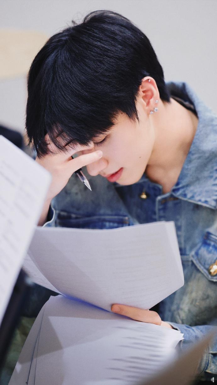 登陆少年组合的训练日常  登陆少年组合新音训练日常   登陆少年组合用训练奔赴热