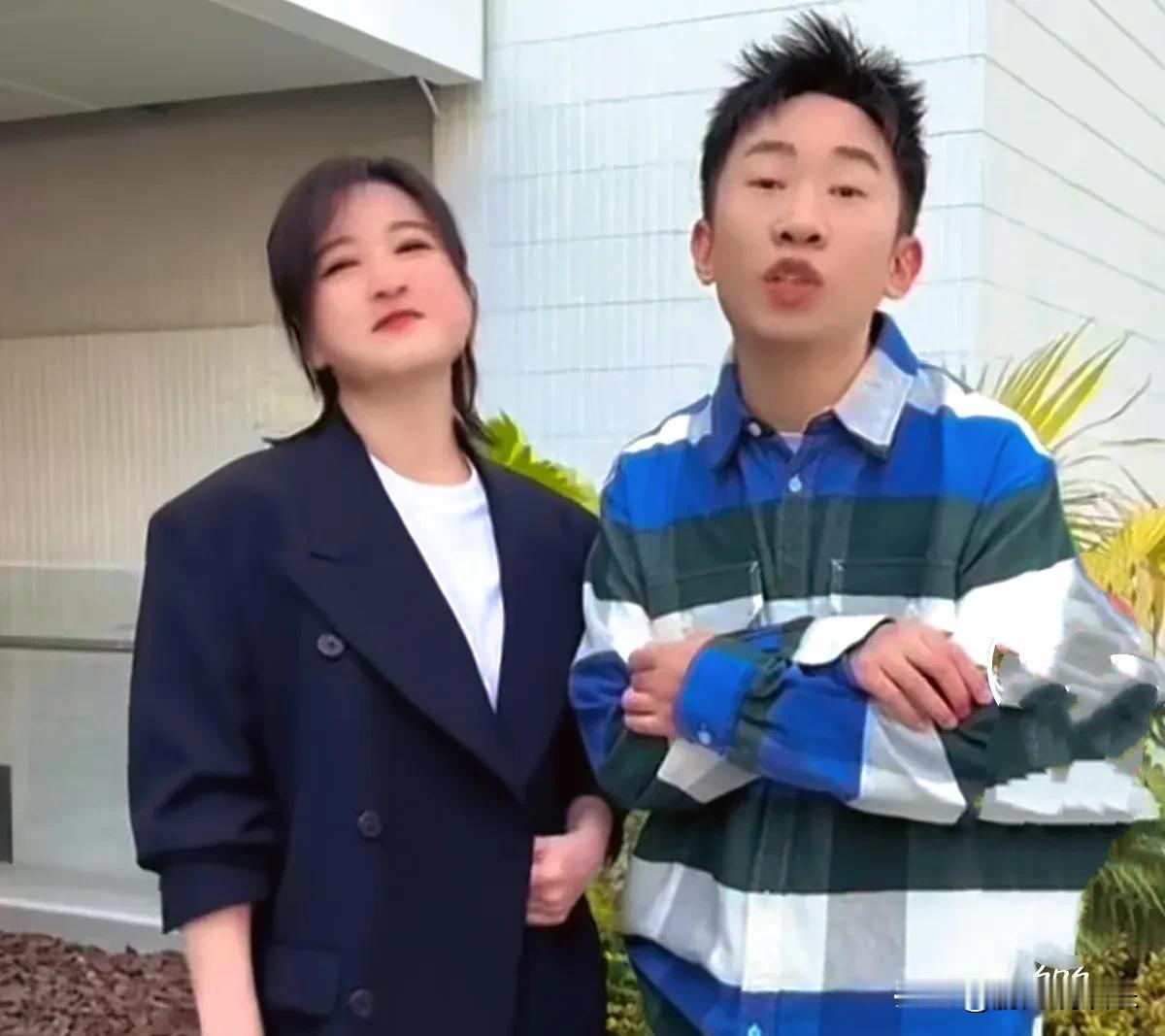 贾玲：瘦身绽放别样美

曾经，贾玲凭借圆润可爱的形象和幽默风趣的性格，在喜剧舞台