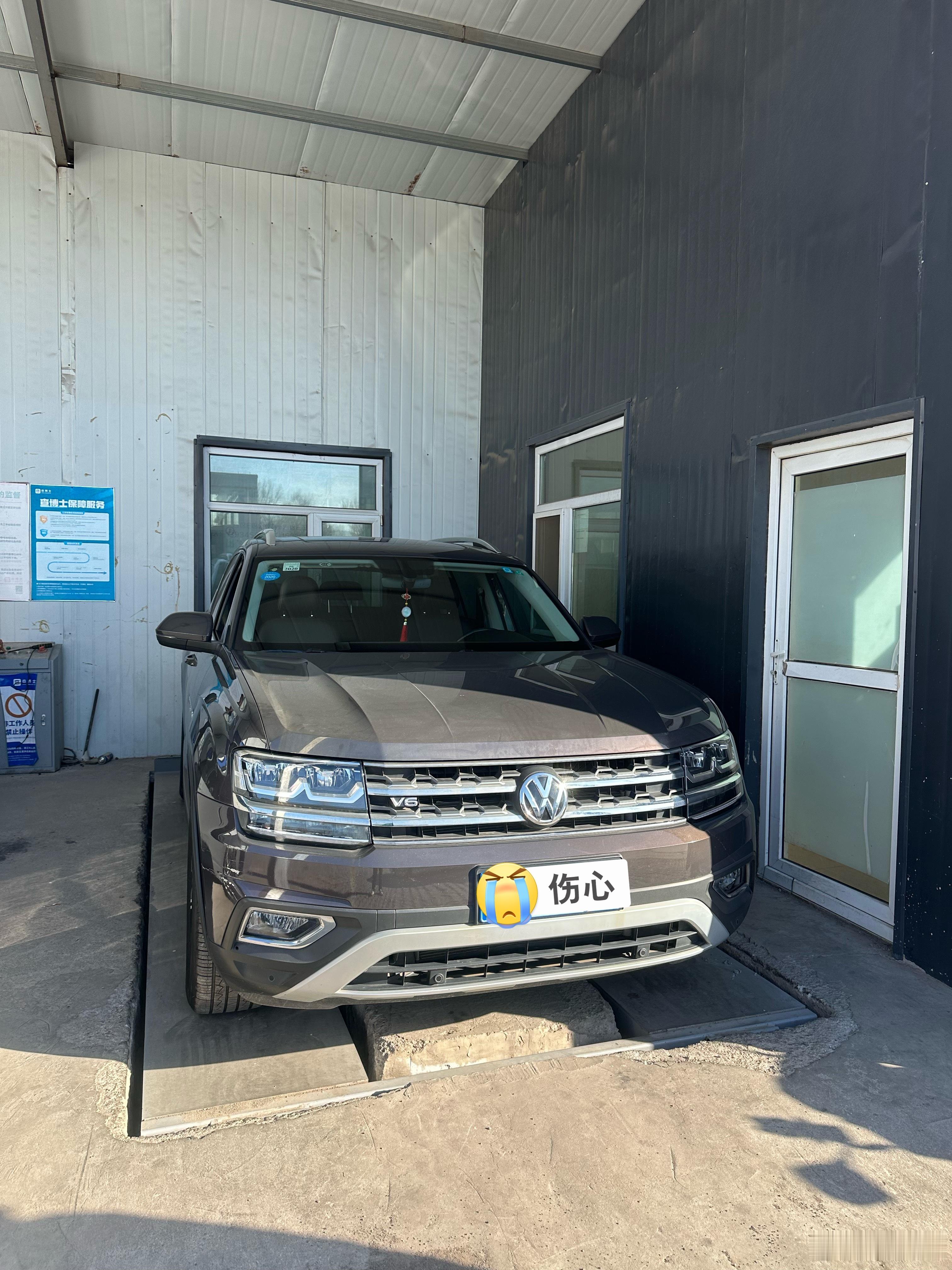 来看了一台途昂 18年3万公里 而且还是530 V6的 不管配置还是公里数都符合