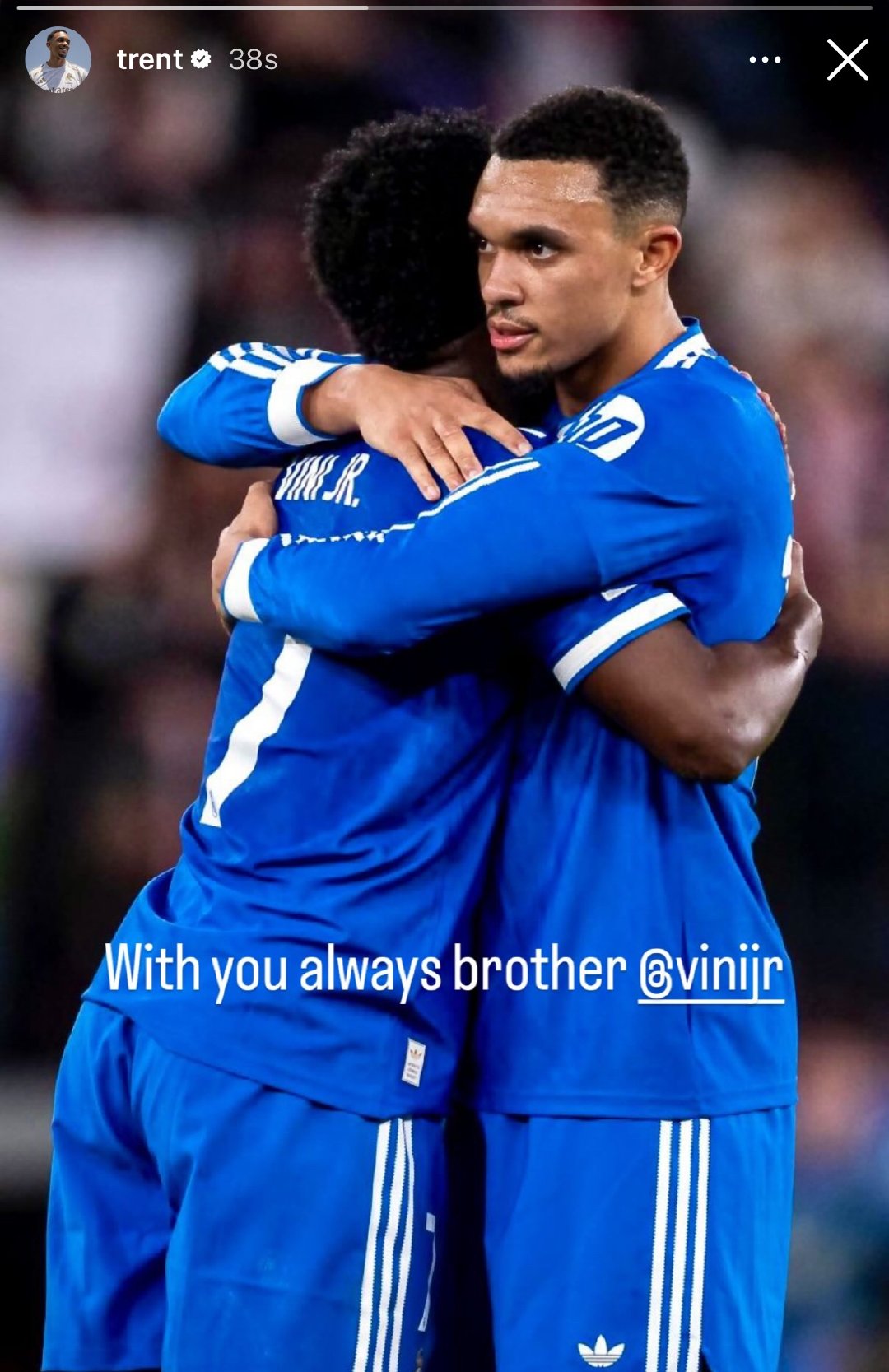 特伦特：“永远与你同在，兄弟。”欧冠联赛本菲卡0比1皇马