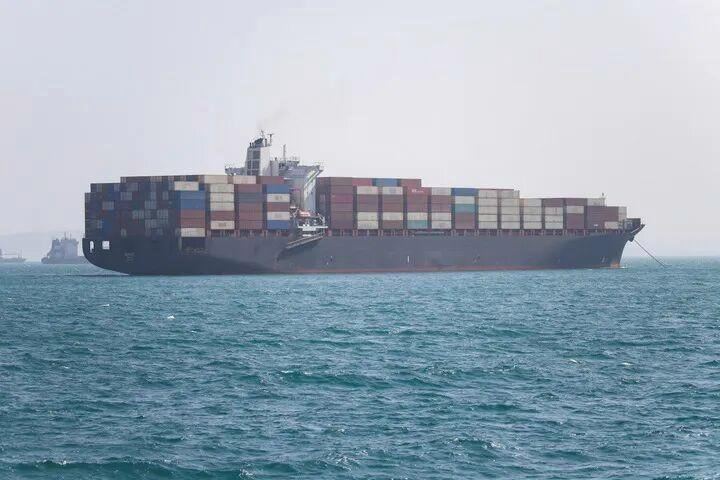 新华社：“海上交通网站”5月10日更新的航运追踪信息显示，一艘卡塔尔液化天然气运