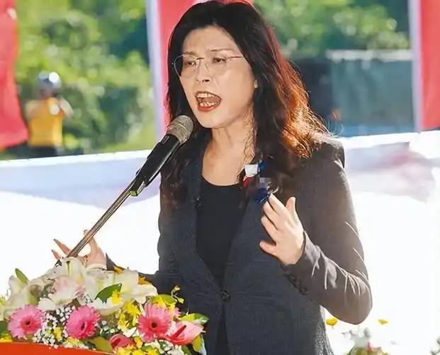 赖清德白送郑丽文一天赐良机！2300万台湾人怒了，给谁都不给菲律宾
9月17日，