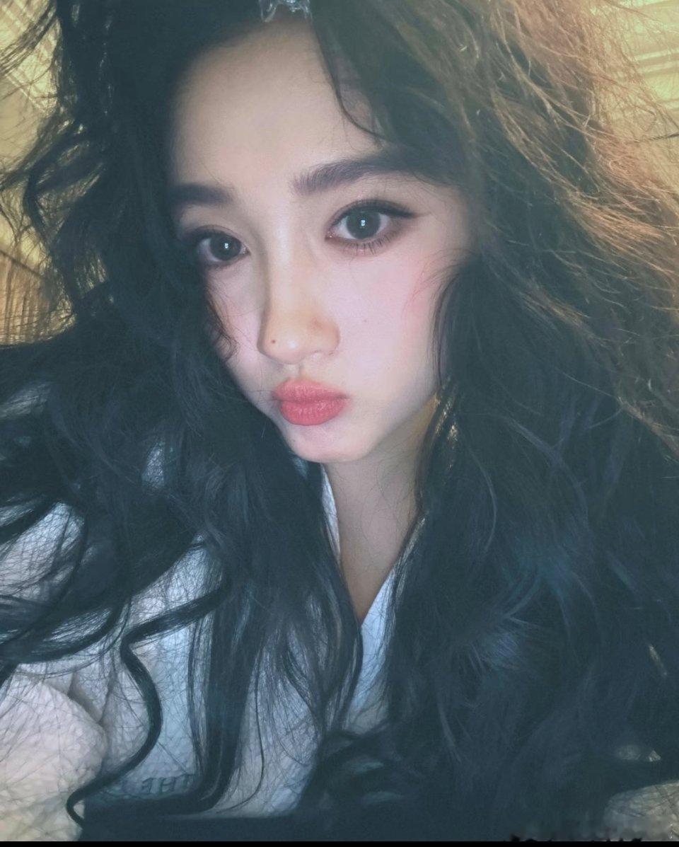 关晓彤 gxt关晓彤生逢其时 gxt关晓彤齐时 “聆听盛夏为冬日谱写的曲，你的光