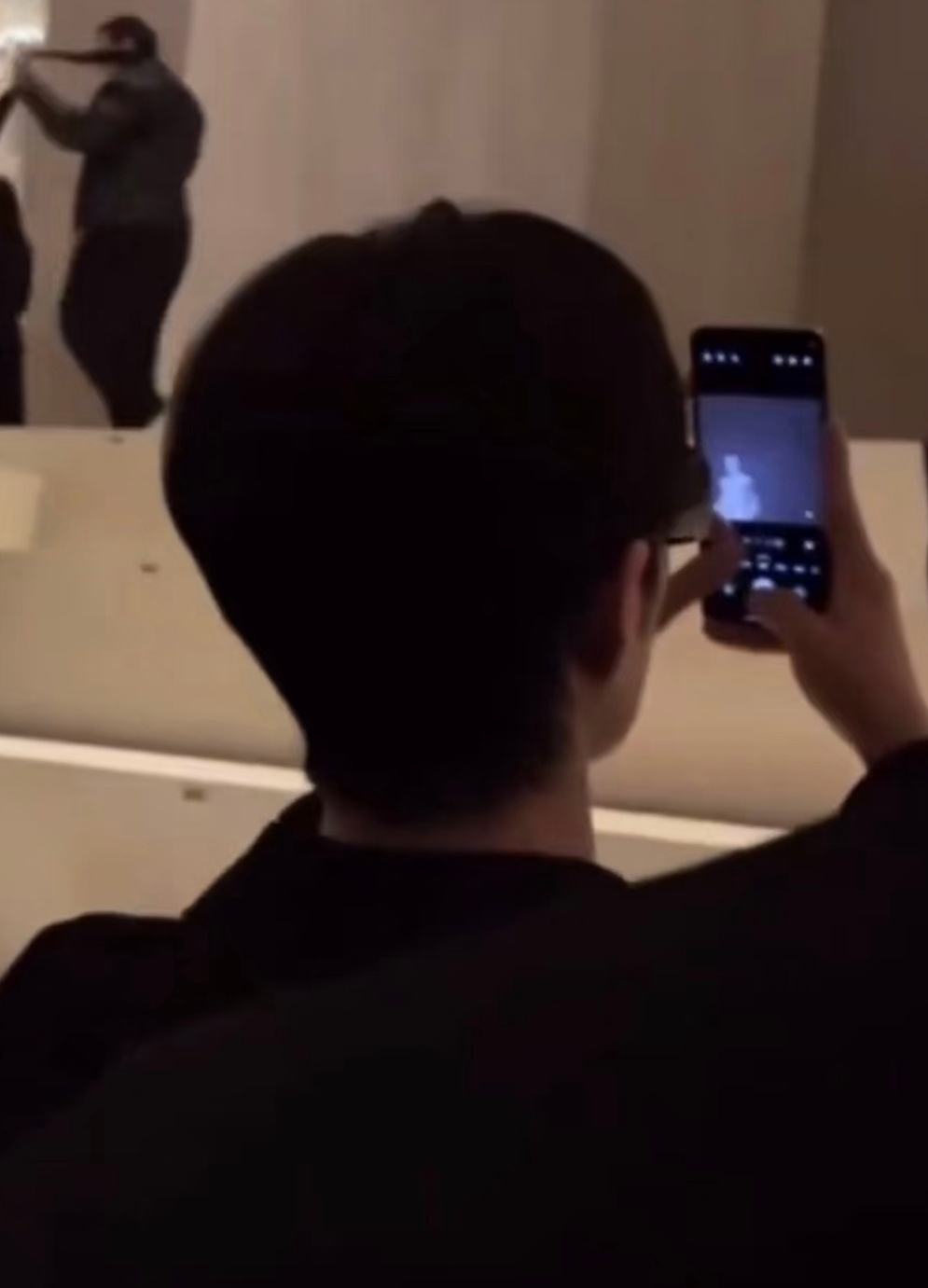 笑得哈哈哈哈哈哈哈 