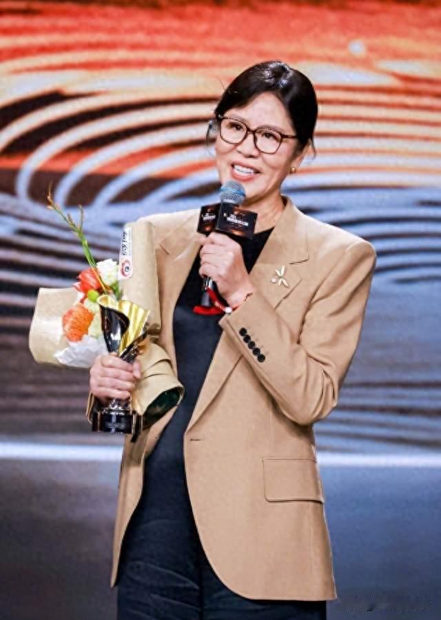 郎平再转“定海神针”名场面：中国女排能否重现奇迹复仇泰国？