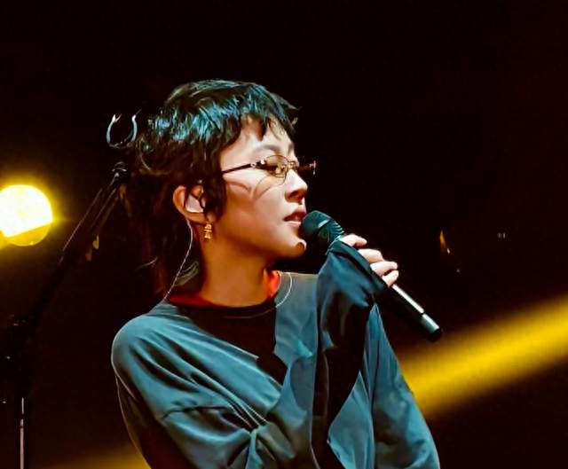 窦靖童宋妍霏风波再起，57岁王菲成“导火索”，李亚鹏当初没说谎