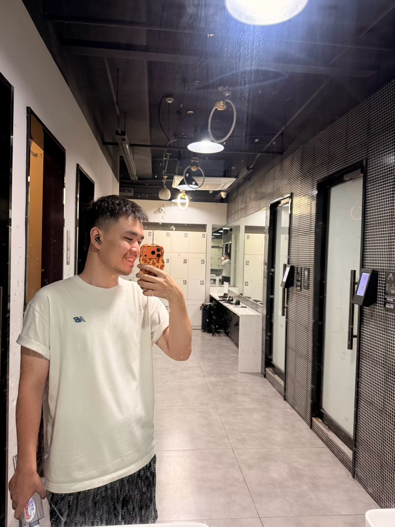 必须训练自己露齿笑的表情管理，我也想要很大方的明媚人格 