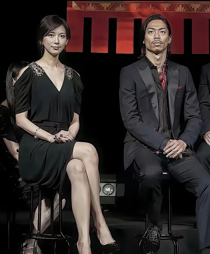 看到这张照片
真的是感叹
林志玲的审美跨越也太大了
从言承旭到黑泽
风牛马不相及