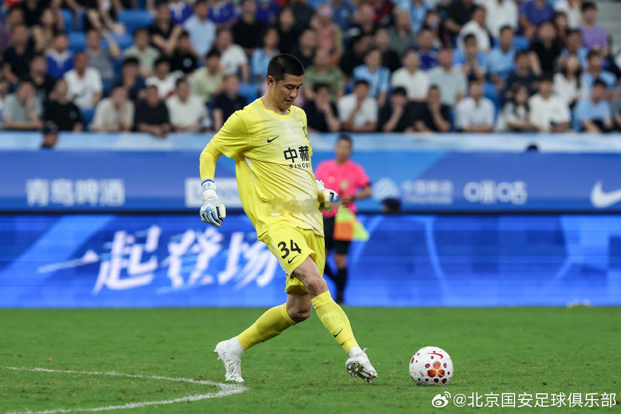 北京国安 本赛季已进行了9场正式比赛，总战绩3胜2平4负，战绩不佳的确有错漏判、