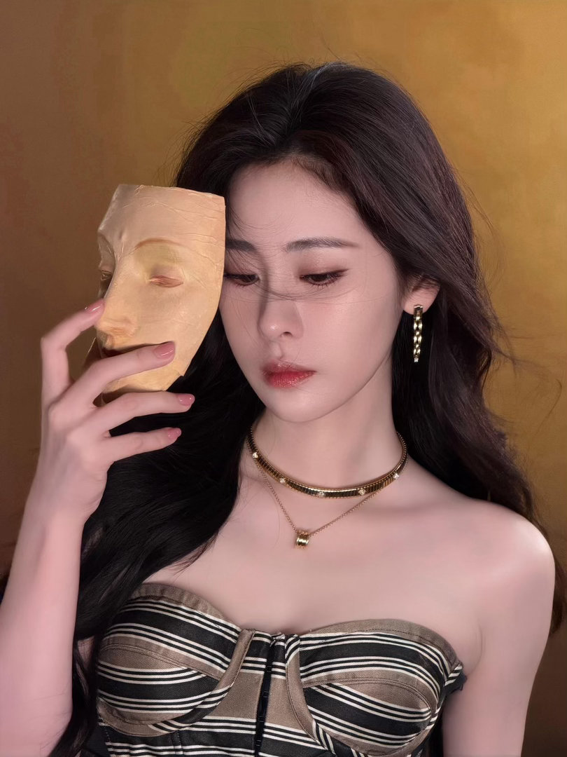 张碧晨破碎感张碧晨今晚状态好稳用歌声演绎出万般心绪，破碎氛围感十足，动人的演唱听