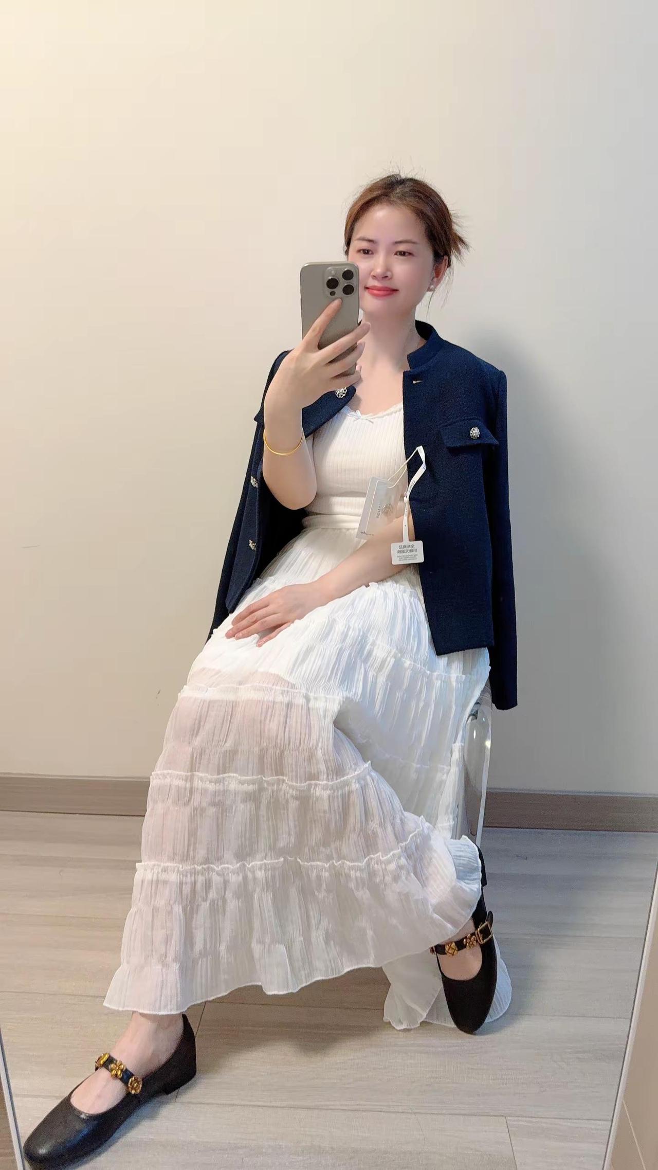 @原歌时装 原歌家立领休闲风外套，藏青色很高级，搭配蛋糕半身裙，155小个子也可