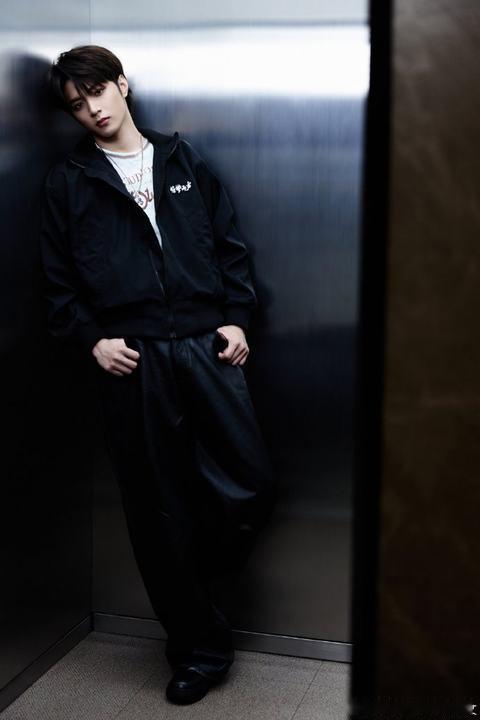 刘耀文小心点吧黄子韬就喜欢这样的黄子韬性格鲜活有趣，真诚不做作，和刘耀文同框画面