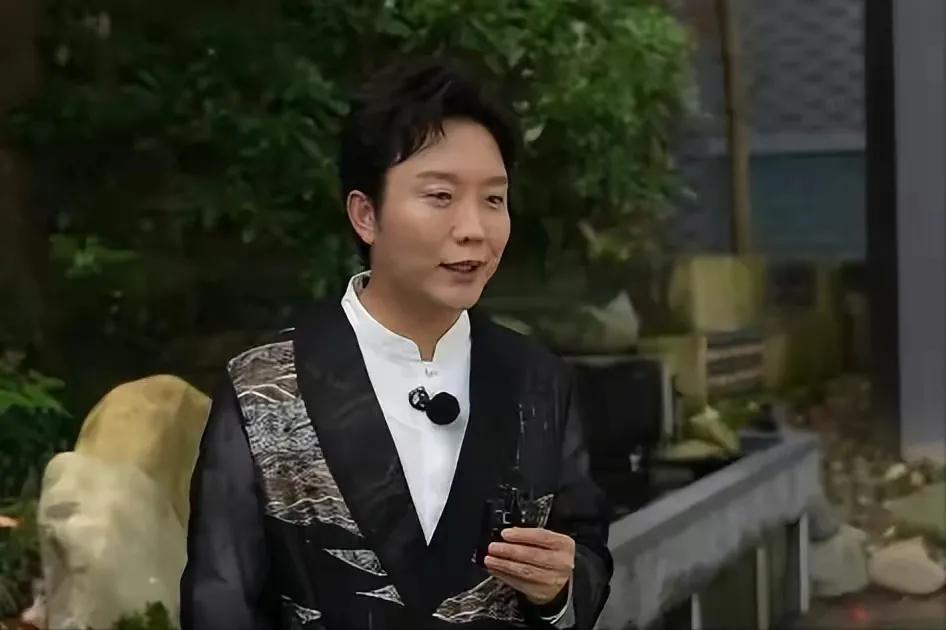 李玉刚被曝跳河自杀。得知原因后，他识破了内娱

苦乐总有一时！这句话适用于各种励