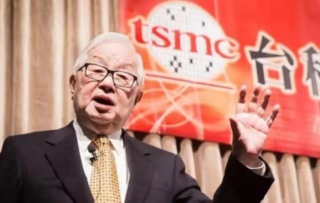 台积电正式向全球宣布，彻底和美国翻脸了？

外媒：张忠谋是老狐狸。台积电，全球芯