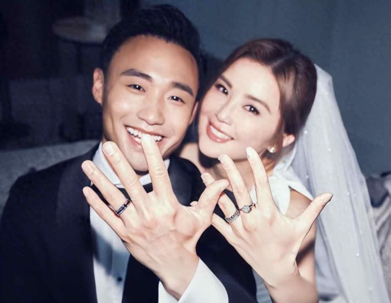 曝蔡卓妍含泪控诉丈夫我人傻了！蔡卓妍结婚才20天就婚变了？这速度也太快了吧，我连