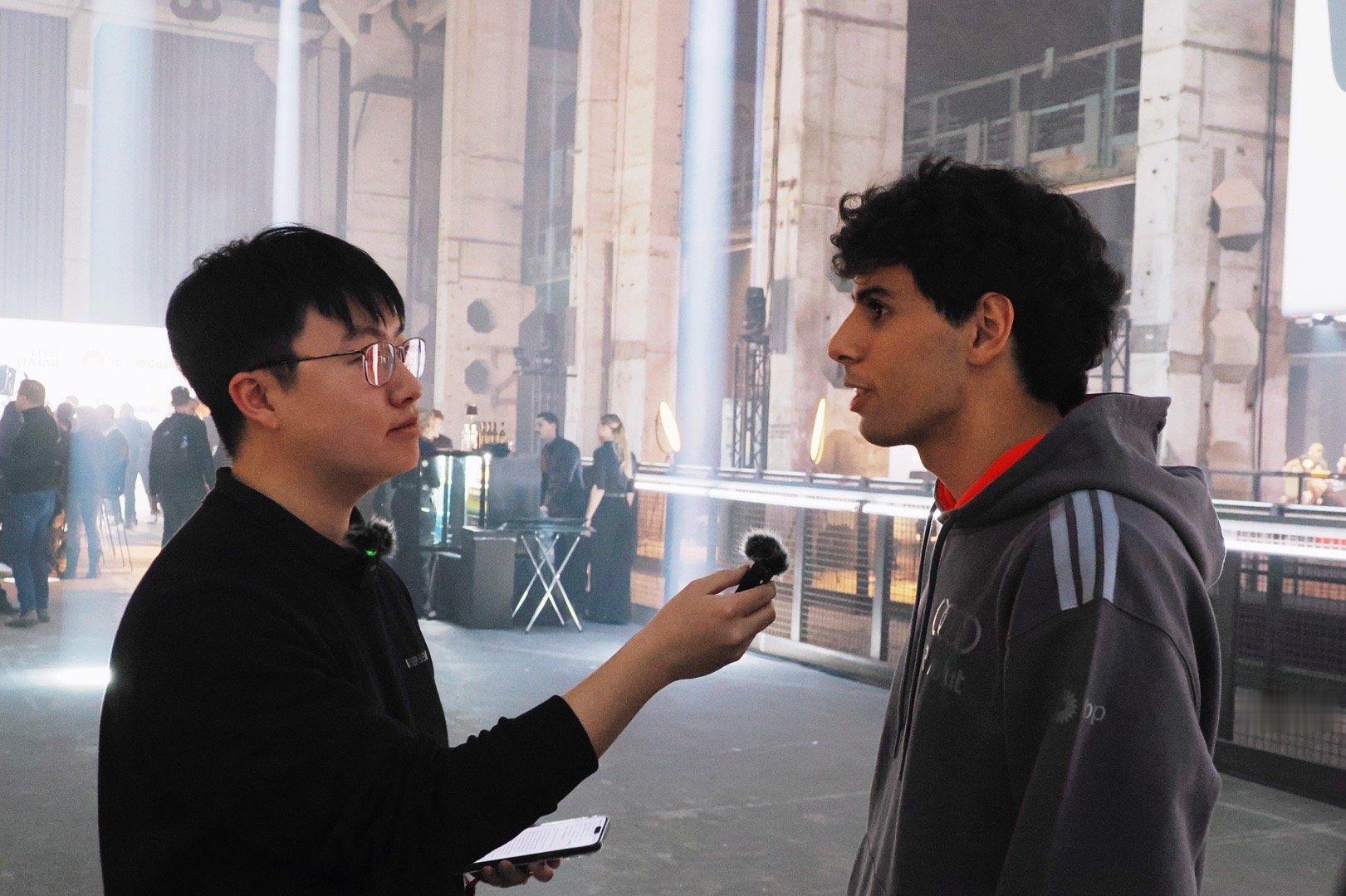 亲临奥迪F1新车发布会现场期待奥迪这支F1新军在世界赛车运动的顶级舞台，书写出一