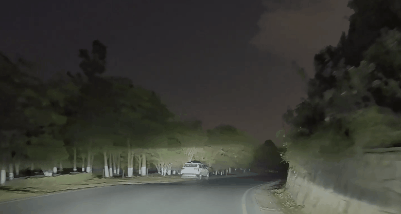 华为乾坤旗舰大六座奕境首款旗舰大六座SUV周一见，奕境的首款旗舰大6座，终于要亮