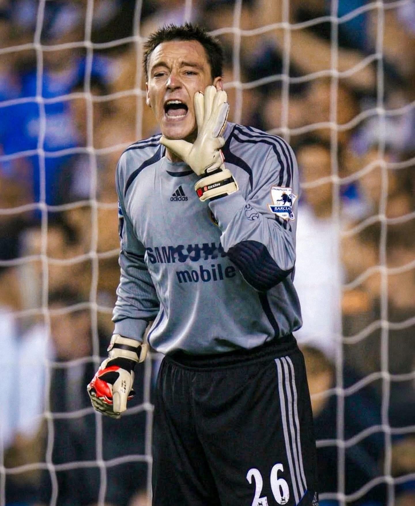 John Terry. 🔙🧤🏴󠁧󠁢󠁥󠁮󠁧󠁿 
