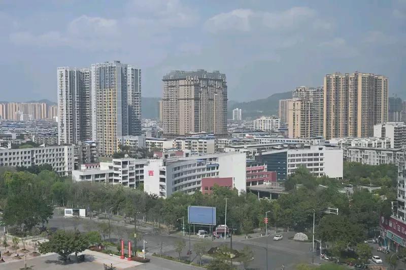 考编成绩第一却不录用，事件经过网络发酵后，射洪市人社局反应迅速，3日晚就发布通报