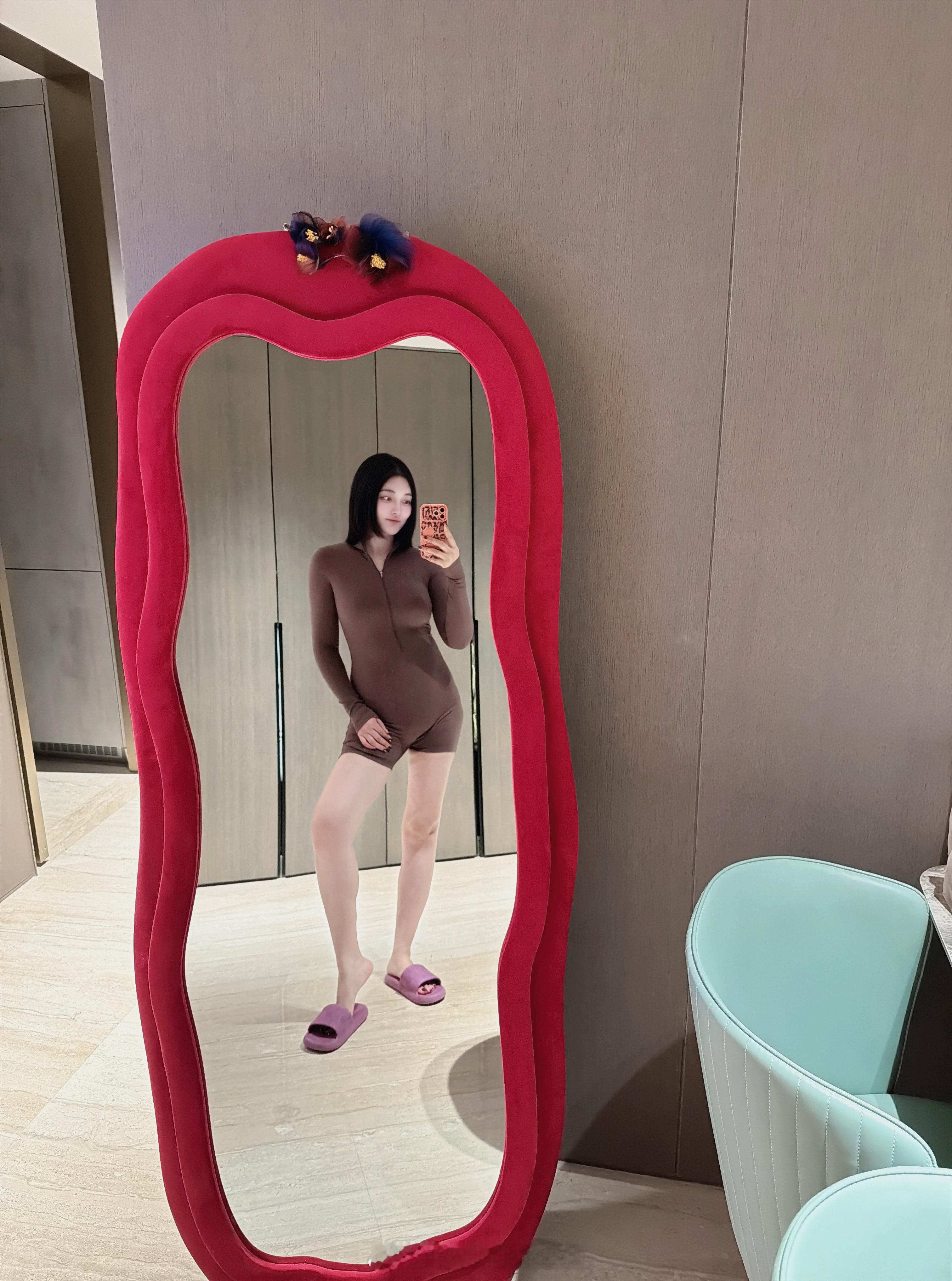 新买的瑜伽服到了 减肥初见成效 接着减肥