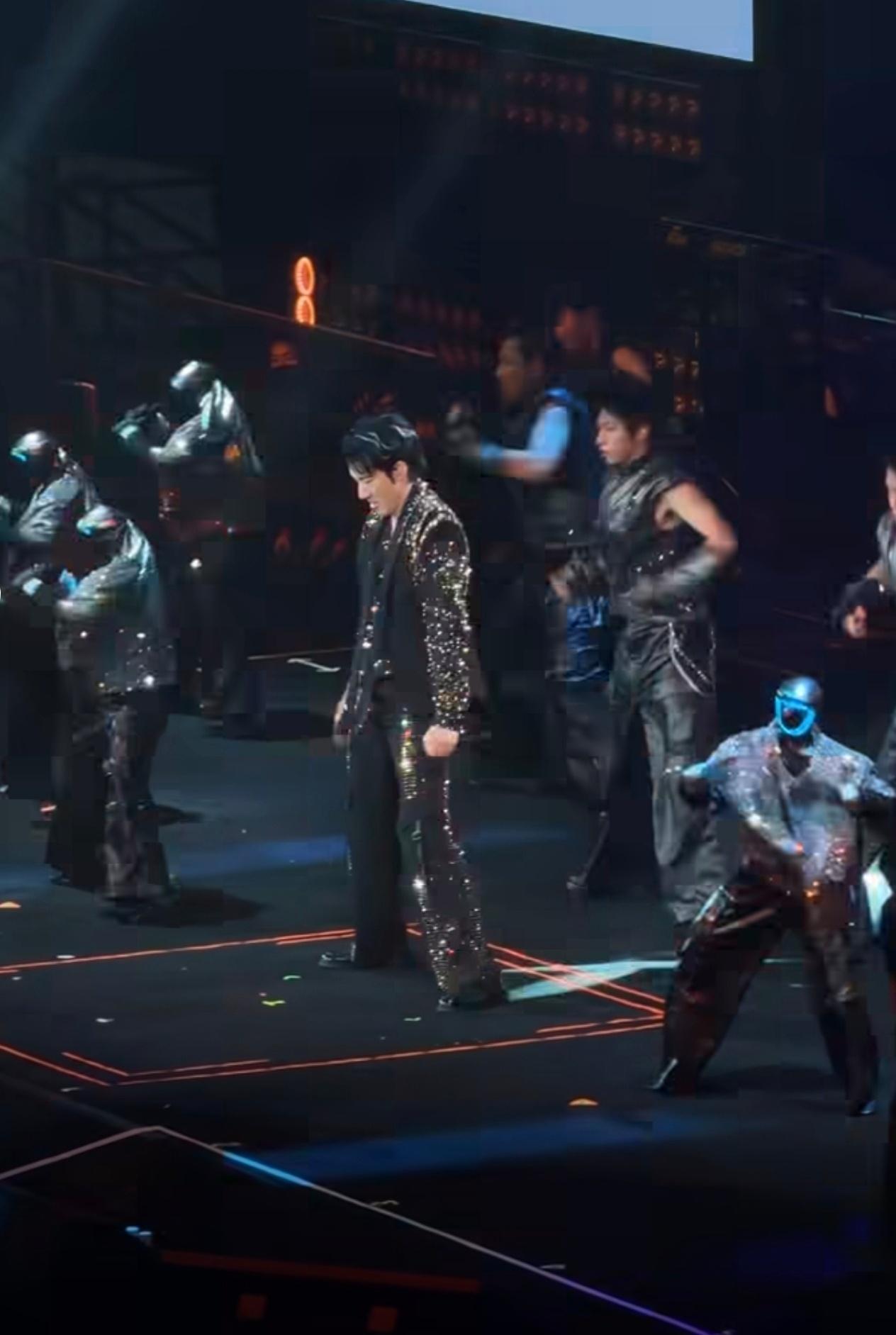 马斯克点赞王力宏伴舞机器人昨天都刷到了好几次这个视频，这机器人跳的好就算了，还能