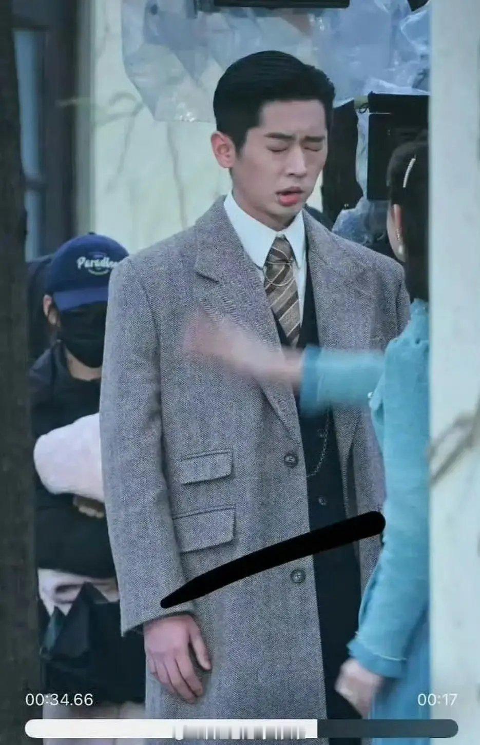 丞磊这个脸。。。看出来是真打了😂😂😂 