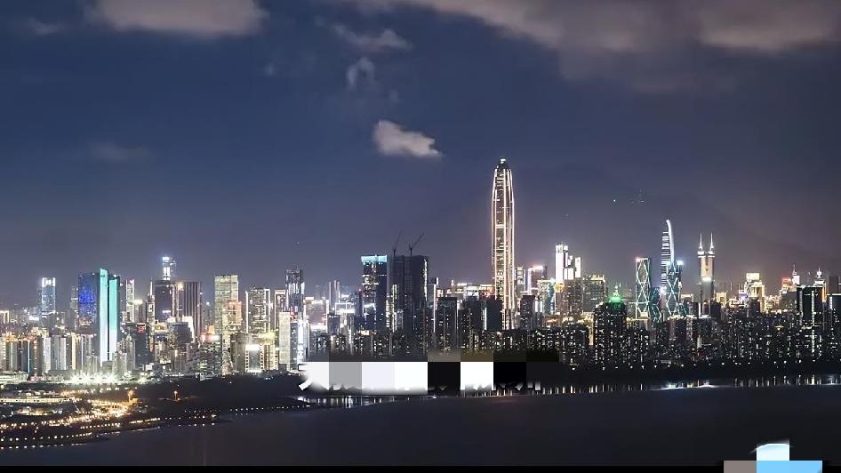 翻身，依旧霪雨霏霏——
       2026，7月末，我在深圳，我在翻身，雨，